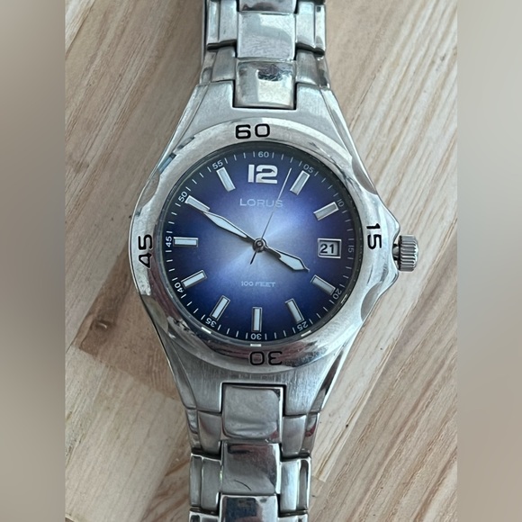 Lorus Men’s Watch Blue Ombre Dial Stainless Steel Bracelet Date Window - Picture 1 of 12